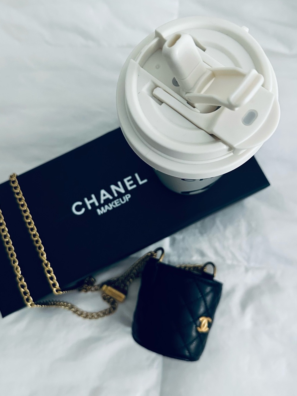 CHANEL VIP GWP White & Gold Travel Mug Quilted Holder - Picture 5 of 7